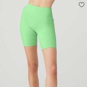 Alo Yoga Biker Shorts Ultramint